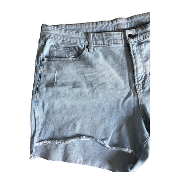 A.N.A Brand, Color Light Blue Jeans, Size 20 W, High Rise Shorts - Woman - Picture 3 of 7